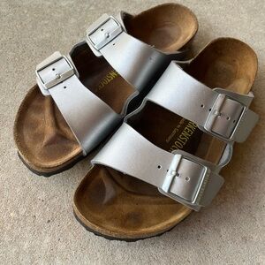Birkenstock Arizona Metallic Silver Sandals Sz 8 / 39